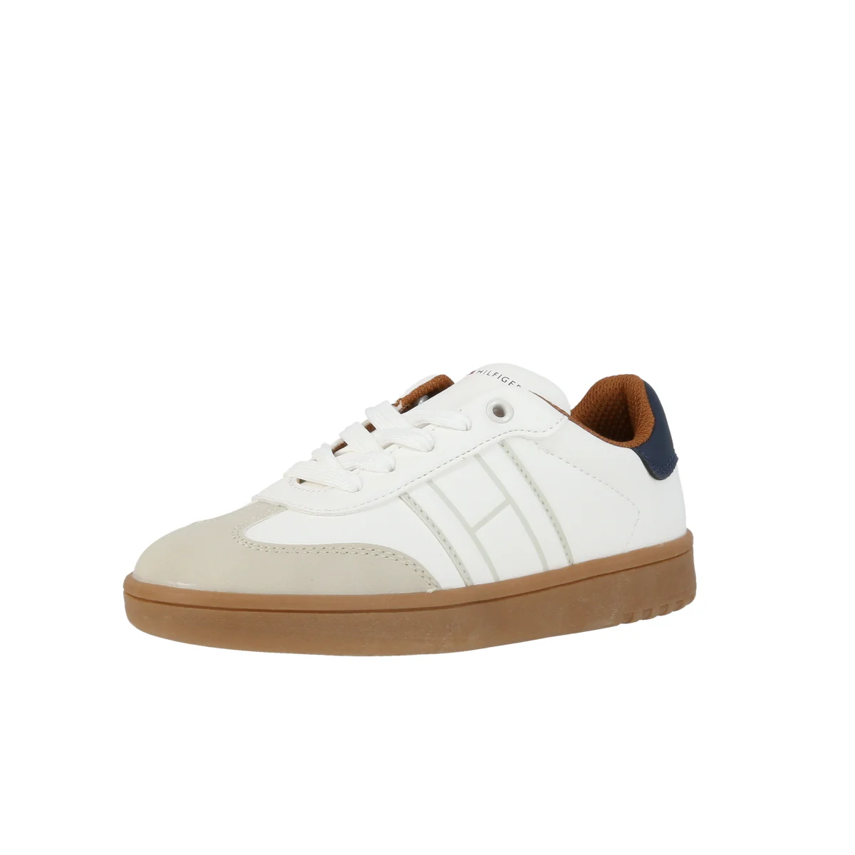 Low Cut Lace-Up Sneaker