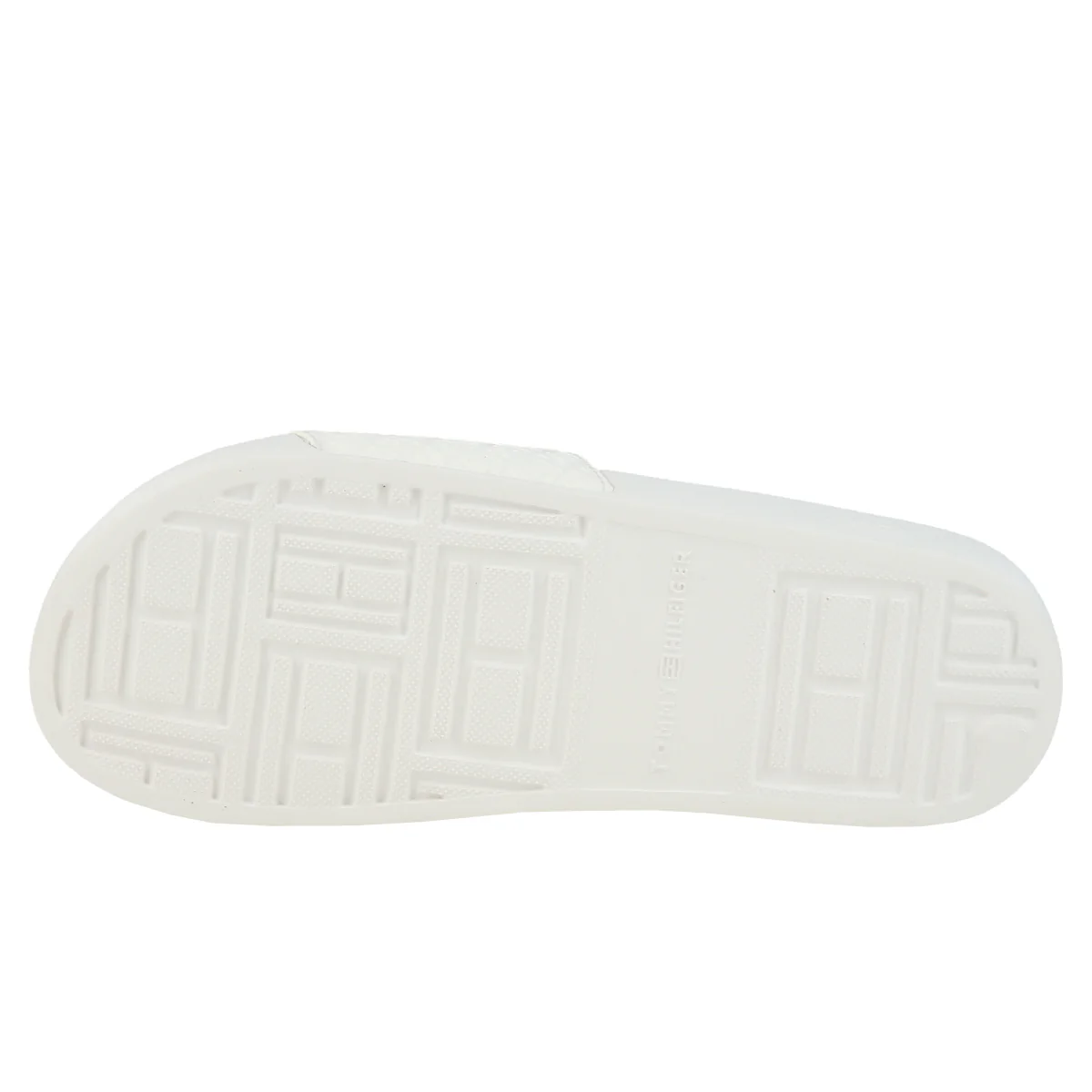 Th Monogram Poolside - Image 10